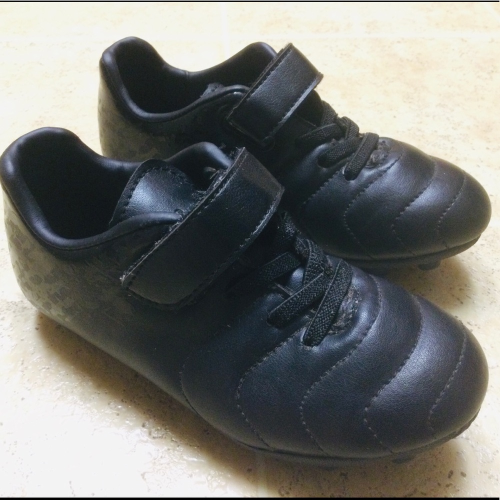 ⚽️ BRAVA - OUTDOOR - BLACK - SOCCER CLEATS ⚽️